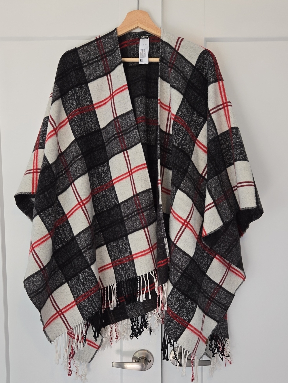 Roots Cabin Plaid Fringe Poncho